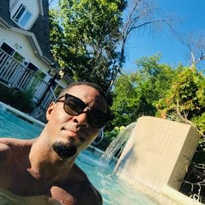 Meet your Posher, Denis